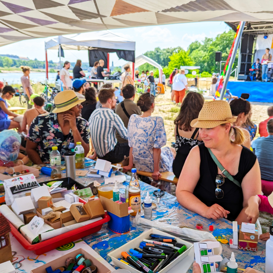 Writing workshop "Mosaic of languages" at ÆLBE 2024 - MONTAGSCAFÉ-SOMMERFESTIVAL