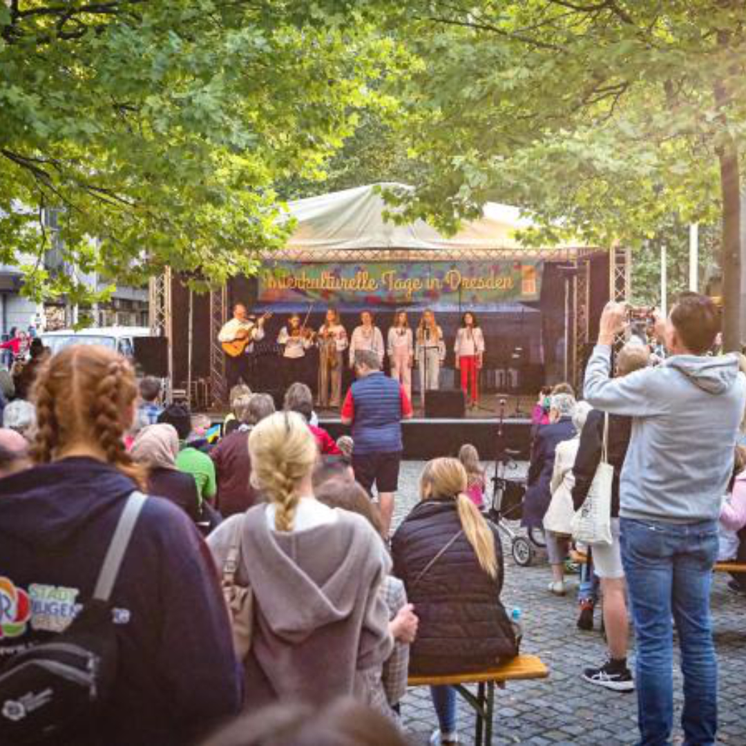 Writing workshop "Mosaic of languages" at the Intercultural Street Festival