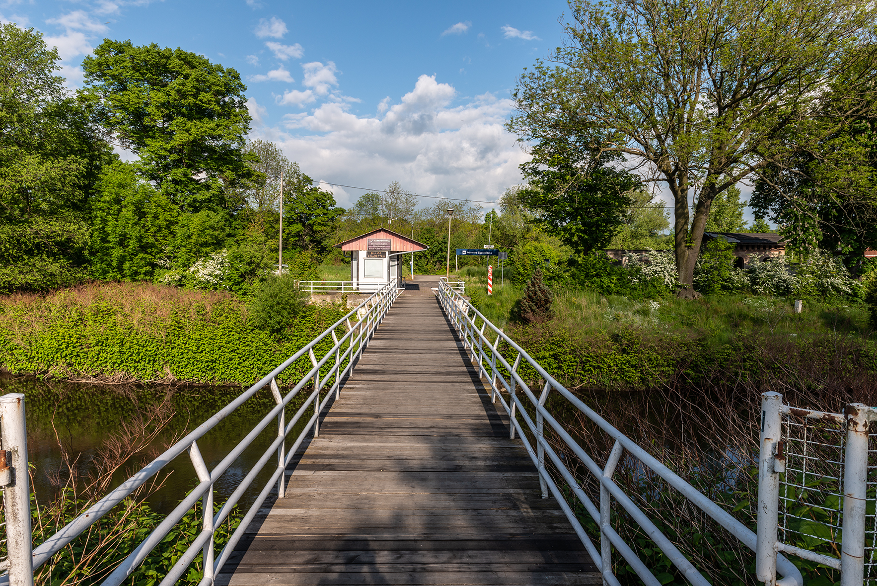 An der Grenze in Krzewina - 35 Brücken
